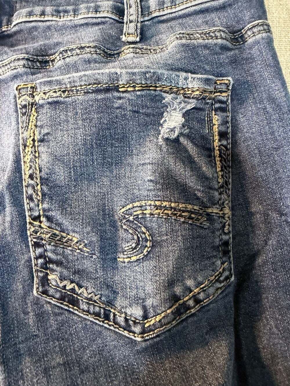 Silver Jeans - Picture 8 of 8